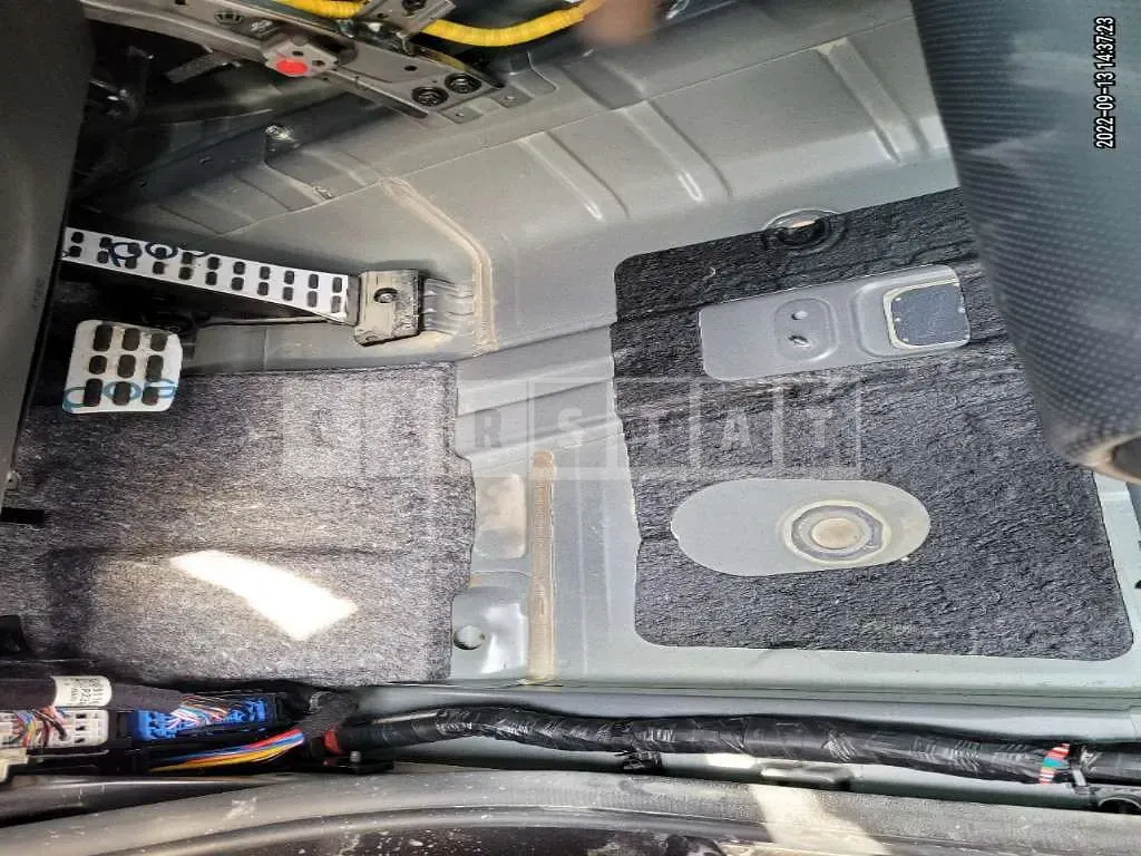 Photo 2 of 8: 2022 Kia Sorento, VIN KNARK81BGNA118625 — Korean insurance auction