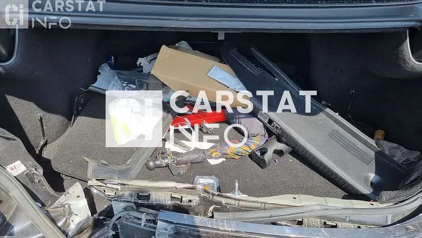 Photo 2 of 12: 2019 Genesis G90 3.8, VIN KMHG241DDKU073372 — Korean insurance auction