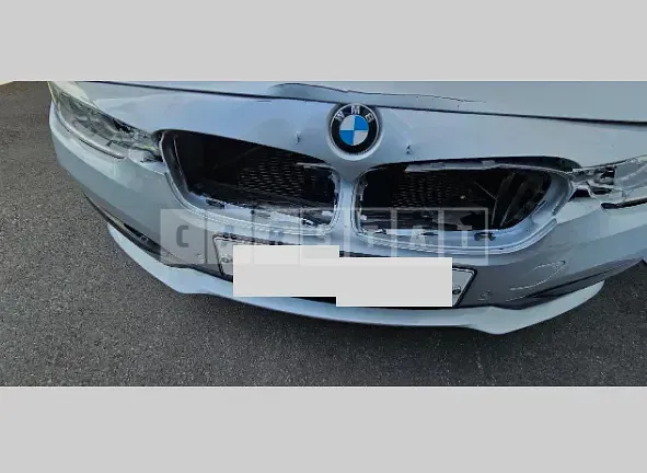 Photo 2 of 9: 2016 BMW 320d, VIN WBA8C5108GK635338 — Korean insurance auction