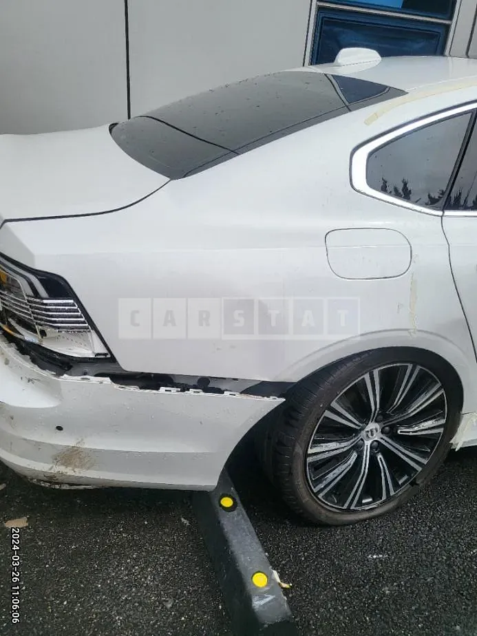 Photo 2 of 16: 2022 Volvo S90 B5 Inscription, VIN LVYPTL12DNP270025 — Korean insurance auction