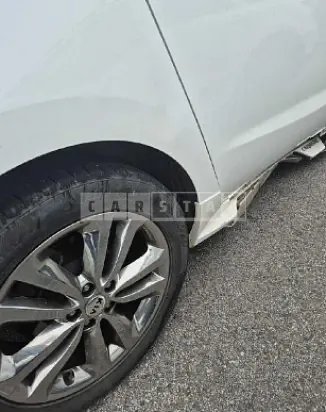 Photo 2 of 50: 2018 Kia Carnival — Korean insurance auction