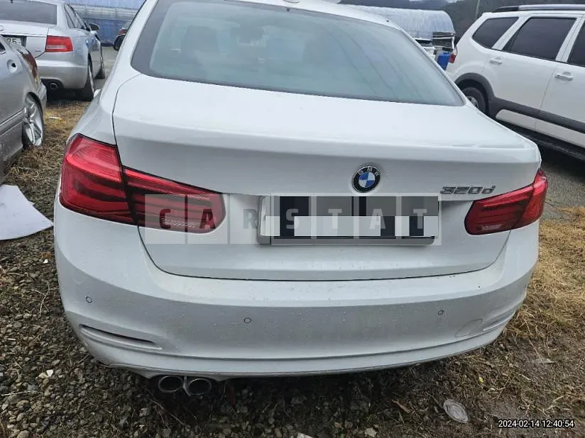 Photo 2 of 13: 2015 BMW 320d, VIN WBA8C5102GK463453 — Korean insurance auction