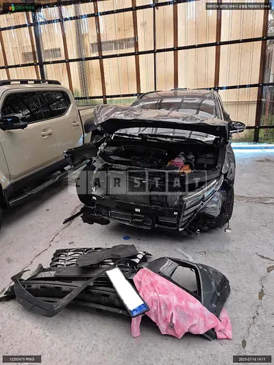 Photo 1 of 34: 2023 Hyundai Tucson Hybrid, VIN KMHJE811BPU149338 — Korean insurance auction