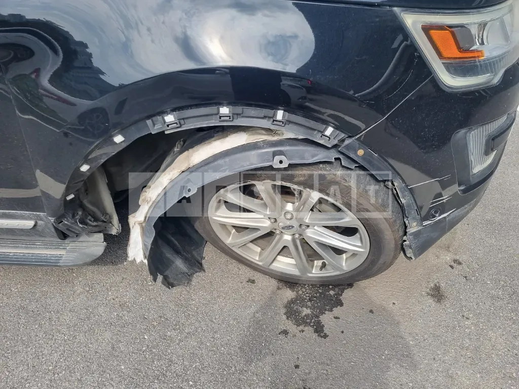 Photo 2 of 5: 2015 Ford Explorer — Korean insurance auction