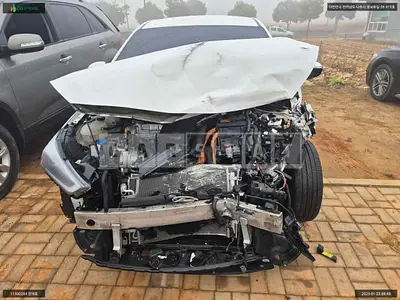 Photo 1 of 13: 2017 Hyundai IONIQ Hybrid, VIN KMHC051CGHU037166 — Korean insurance auction