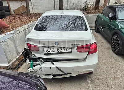 Photo 1 of 9: 2018 BMW 320i — Korean insurance auction