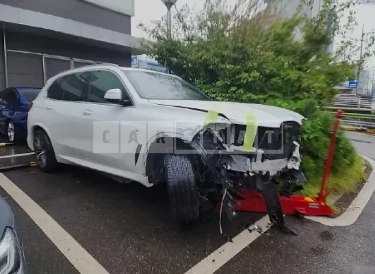 Photo 2 of 8: 2020 BMW X5 xDrive30d M Sport, VIN WBACV6101L9B14427 — Korean insurance auction