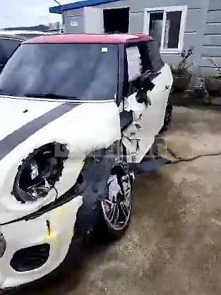 Photo 2 of 7: 2018 MINI John Cooper Works, VIN WMWXM9107J2F97711 — Korean insurance auction