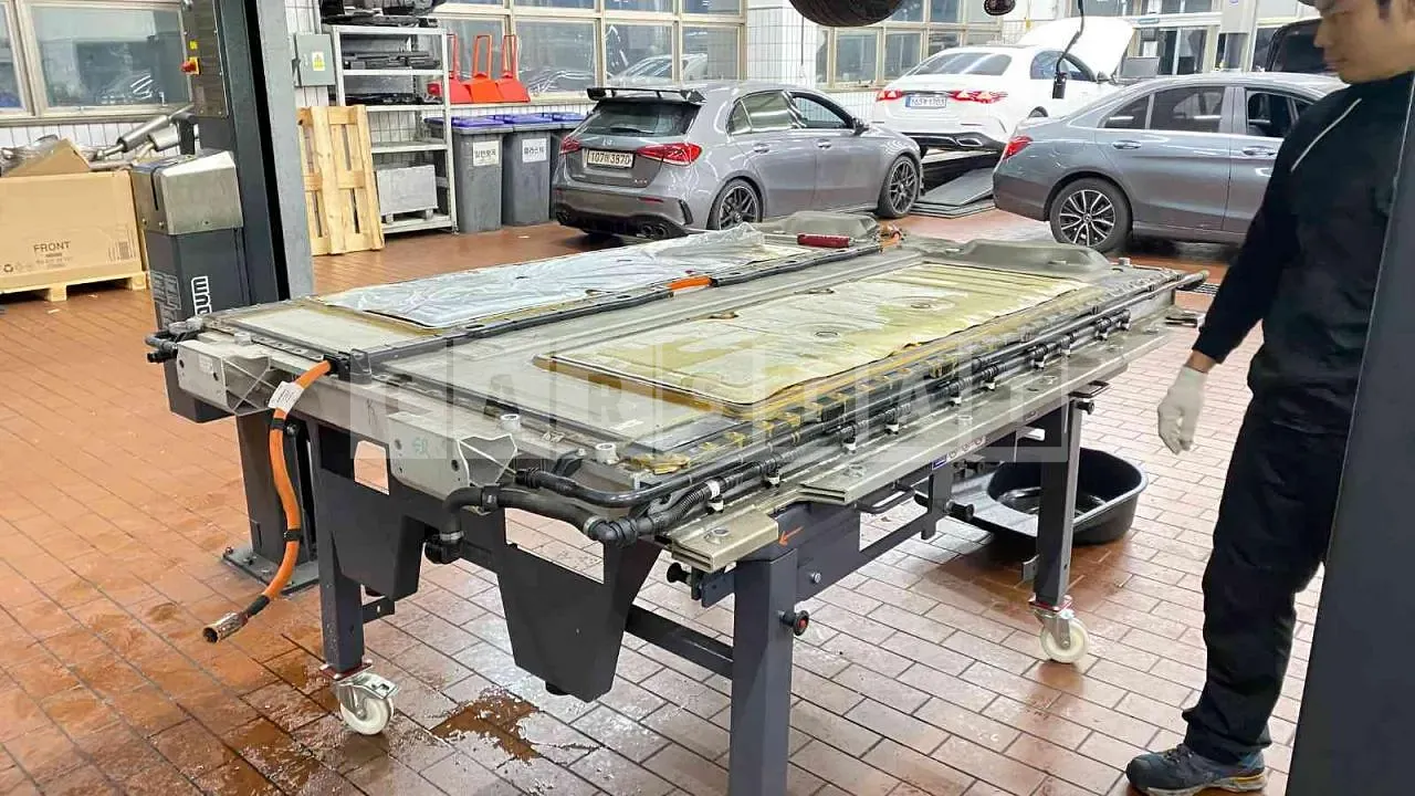Photo 2 of 4: 2022 Mercedes-Benz Battery EQS 350 Electric Battery, VIN W1KCG2BB8NA018577 — Korean insurance auction