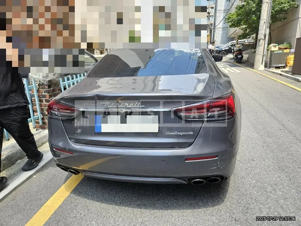 Photo 2 of 21: 2018 Maserati Quattroporte S — Korean insurance auction