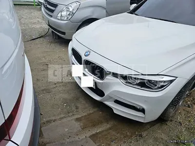 Photo 1 of 17: 2017 BMW 320i — Korean insurance auction