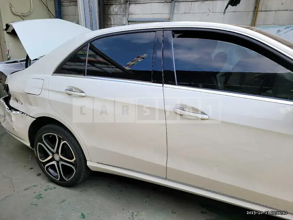 Photo 2 of 17: 2015 Mercedes-Benz E250 BlueTec 4Matic, VIN WDDHF9HB0FB164606 — Korean insurance auction