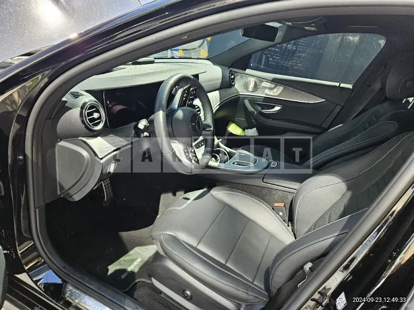 Photo 2 of 10: 2023 Mercedes-Benz E350 4Matic — Korean insurance auction