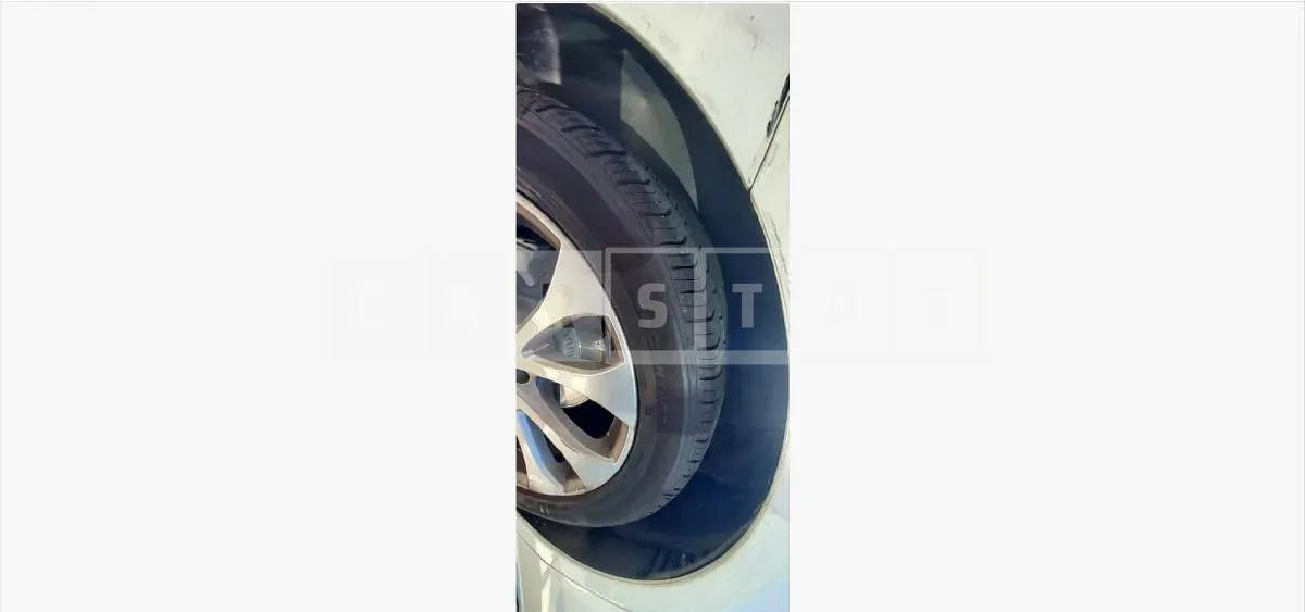 Photo 3 of 3: 2016 Mercedes-Benz (parts) E220 d Wheels — Korean insurance auction