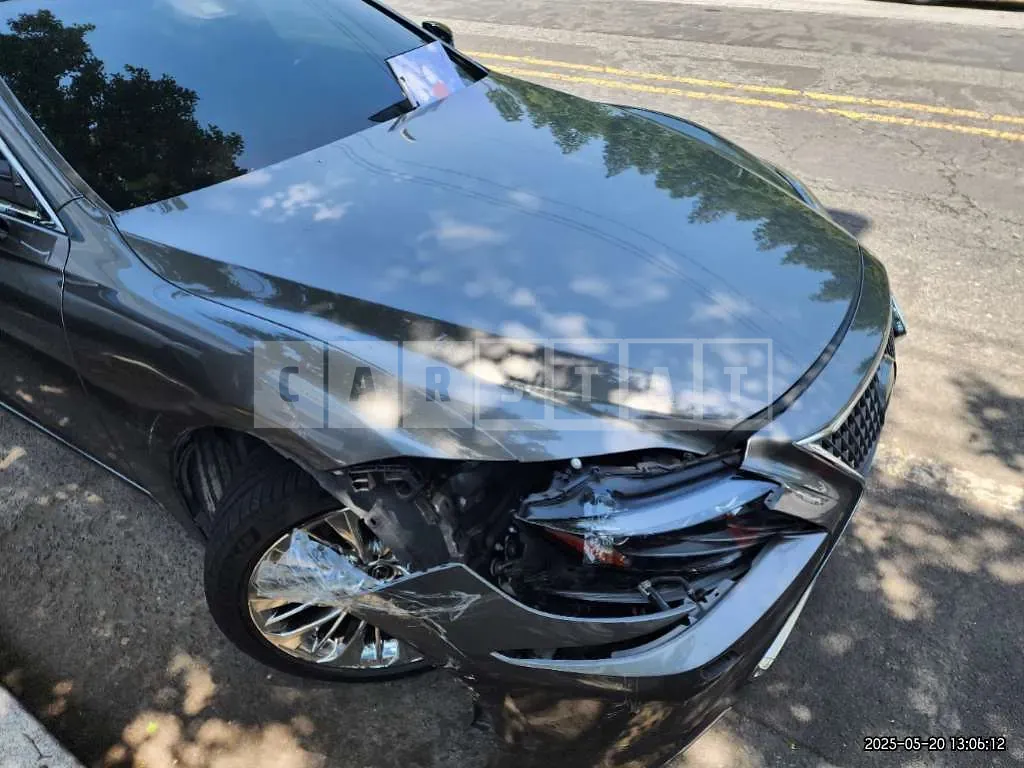 Photo 2 of 29: 2018 Lexus LS500 AWD — Korean insurance auction