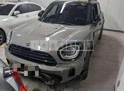 Photo 1 of 30: 2021 MINI Cooper Countryman, VIN WMW31BR01M3M31098 — Korean insurance auction
