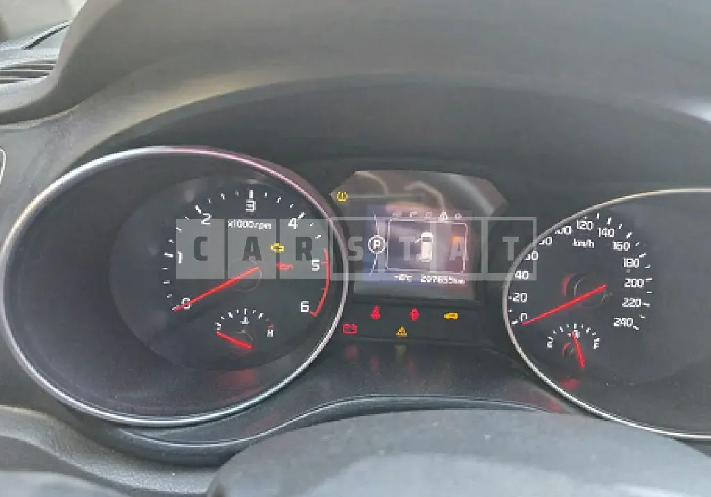 Photo 2 of 12: 2015 Kia Carnival — Korean insurance auction