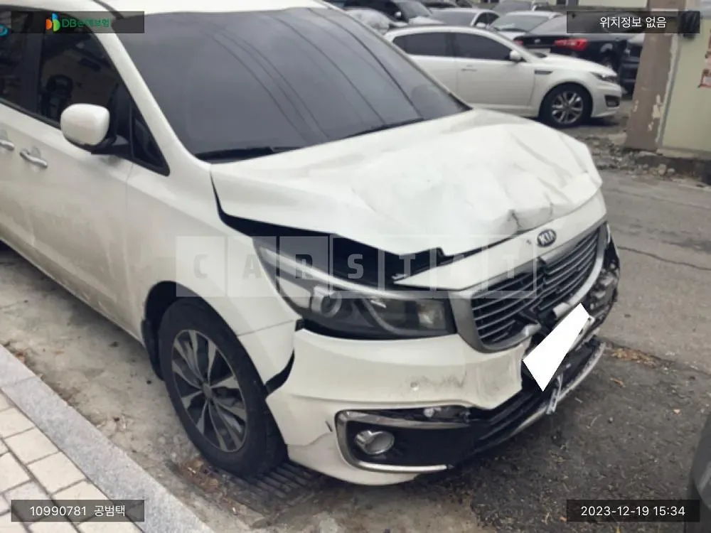 Photo 2 of 12: 2015 Kia Carnival, VIN KNAMB81ABGS109643 — Korean insurance auction