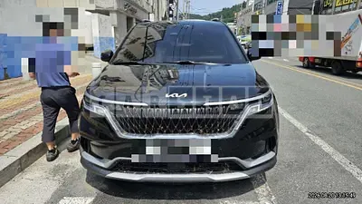 Photo 1 of 8: 2021 Kia Carnival 2.2 — Korean insurance auction