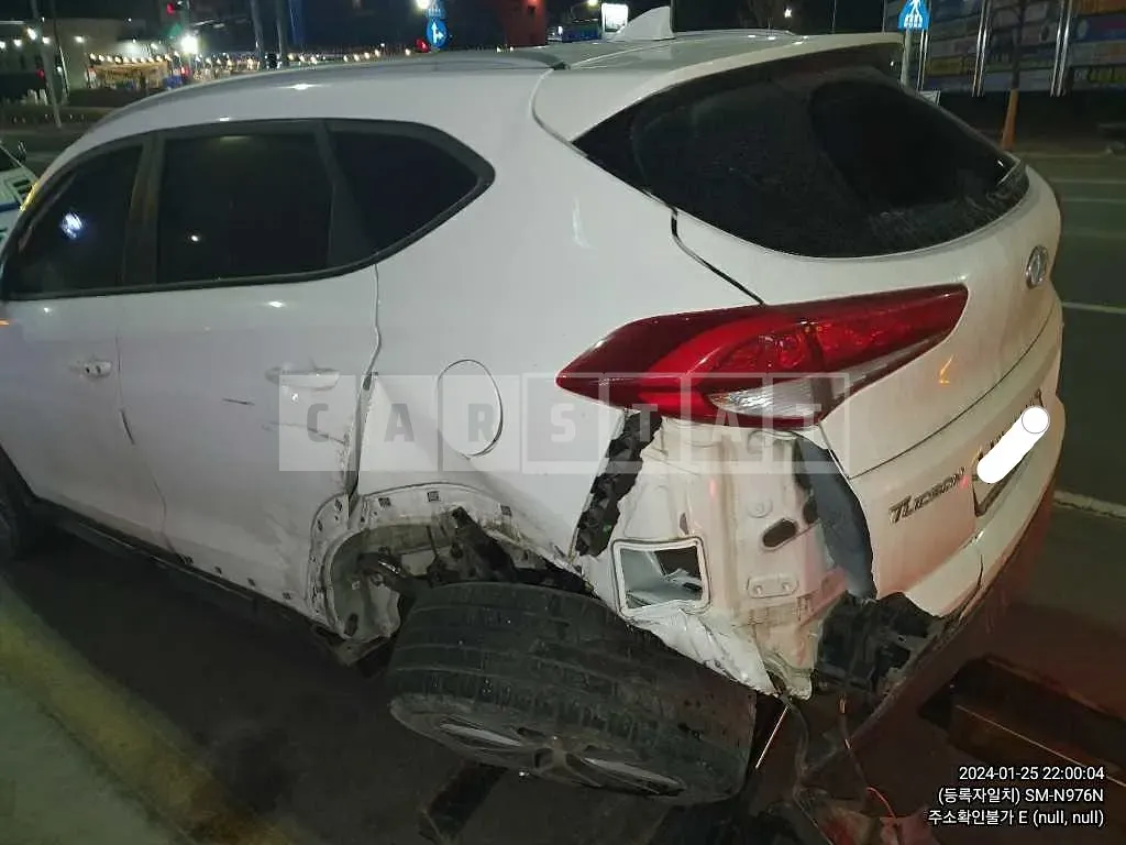 Photo 2 of 5: 2016 Hyundai Tucson, VIN KMHJ3815GGU006591 — Korean insurance auction