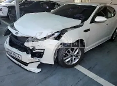 Photo 1 of 12: 2015 Kia K5 2.0 (LPI), VIN KNAGN418BFA565824 — Korean insurance auction