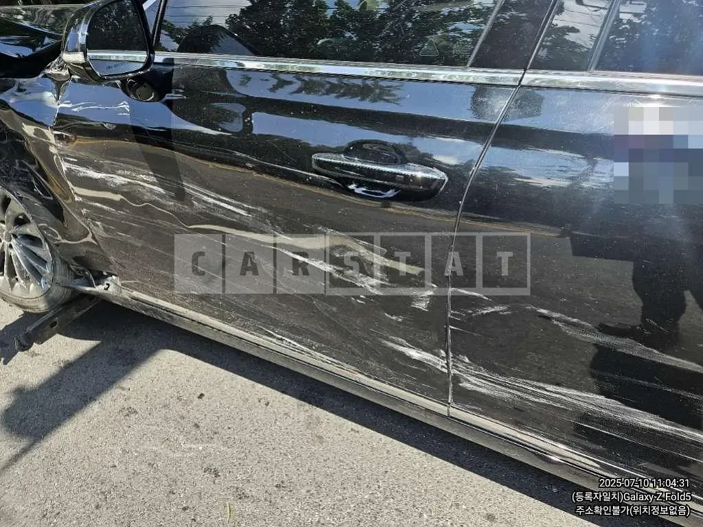 Photo 2 of 12: 2016 Genesis EQ900 — Korean insurance auction
