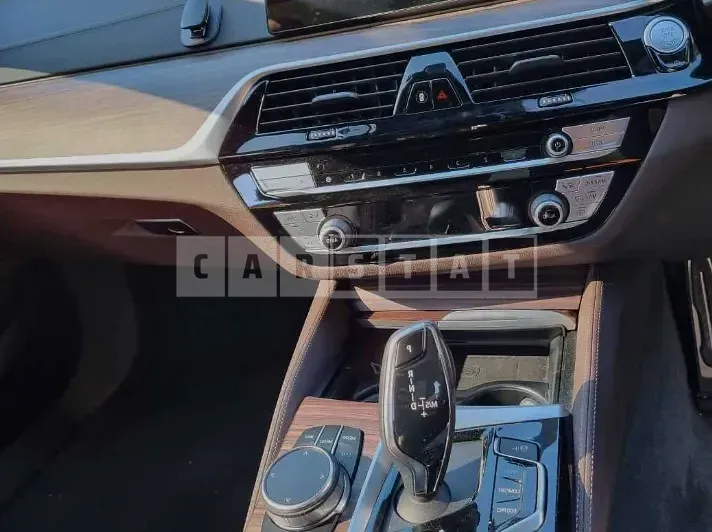 Photo 2 of 9: 2020 BMW 520d xDrive M Sport Package, VIN WBAJF5105LWW55090 — Korean insurance auction