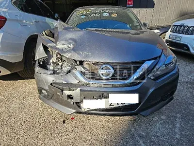 Photo 1 of 16: 2017 Nissan Altima 2.5 — Korean insurance auction