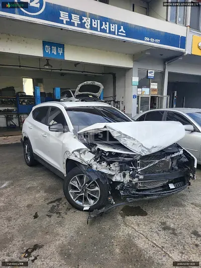 Photo 1 of 9: 2018 Hyundai Tucson, VIN KMHJ381ABJU784392 — Korean insurance auction