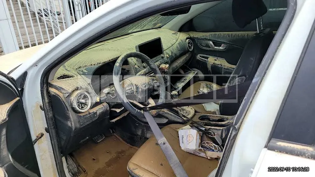 Photo 2 of 11: 2021 Hyundai Kona, VIN KMHK3813GMU699266 — Korean insurance auction