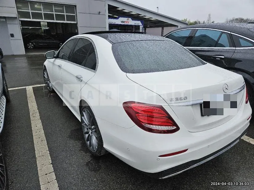 Photo 2 of 17: 2019 Mercedes-Benz E350 4Matic — Korean insurance auction