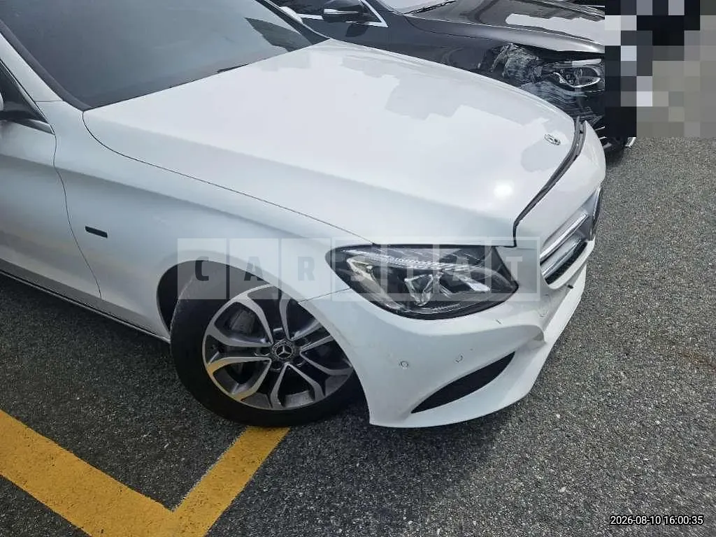 Photo 2 of 18: 2018 Mercedes-Benz C350 e — Korean insurance auction