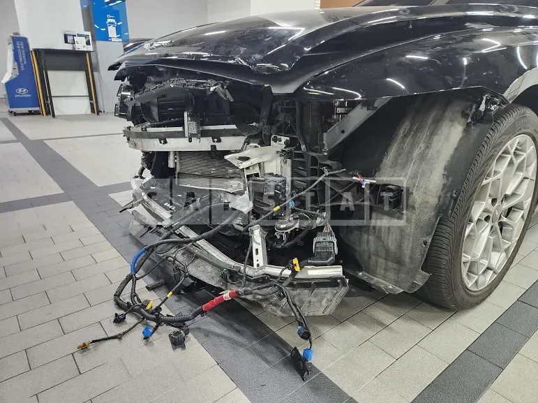 Photo 2 of 6: 2023 Genesis G80 2.5T — Korean insurance auction