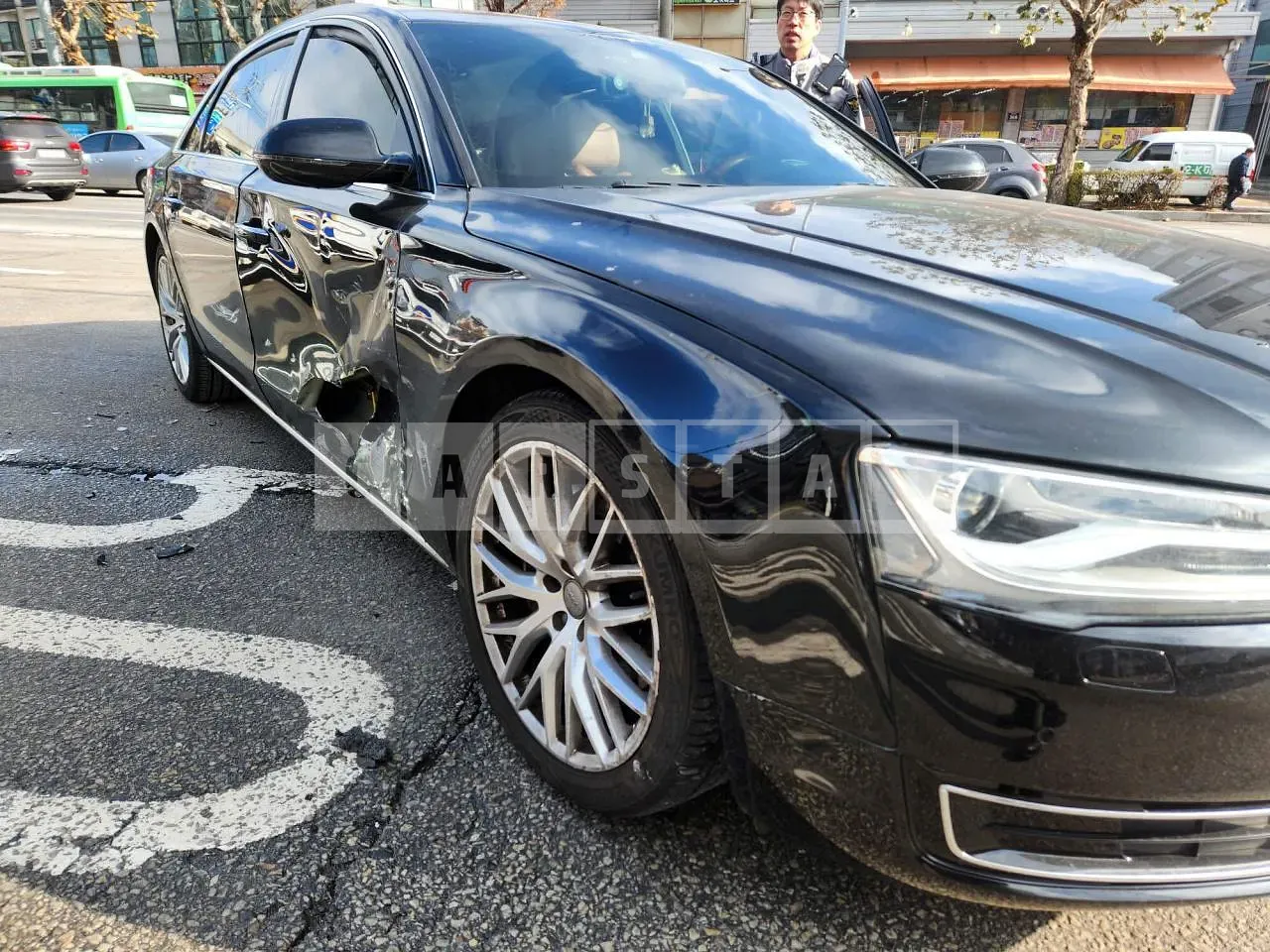 Photo 2 of 9: 2015 Audi A8 50 TDI quattro, VIN WAUZZZ4H4FN039698 — Korean insurance auction