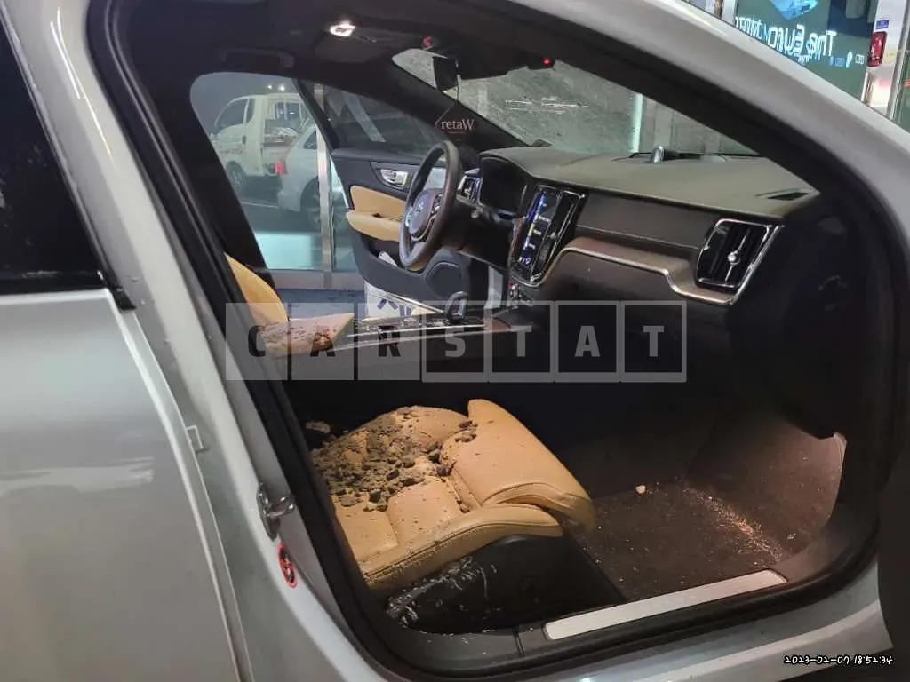 Photo 2 of 18: 2022 Volvo V60 CCB5 AWD, VIN YV1ZZL12CN1088233 — Korean insurance auction