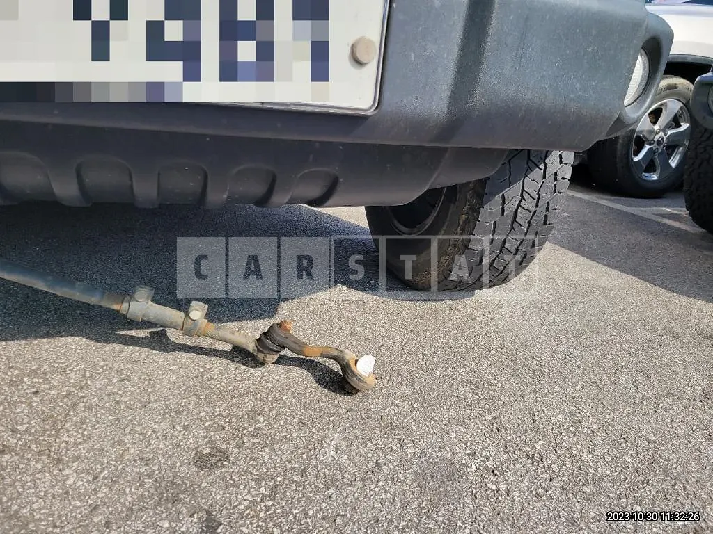 Photo 2 of 5: 2017 Jeep Ziplanger 3.6 Sahara, VIN 1C4HJWEG7HL712072 — Korean insurance auction
