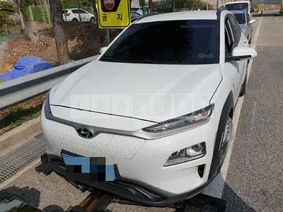 Photo 1 of 6: 2020 Hyundai Kona Electric, VIN KMHK281GFLU115864 — Korean insurance auction