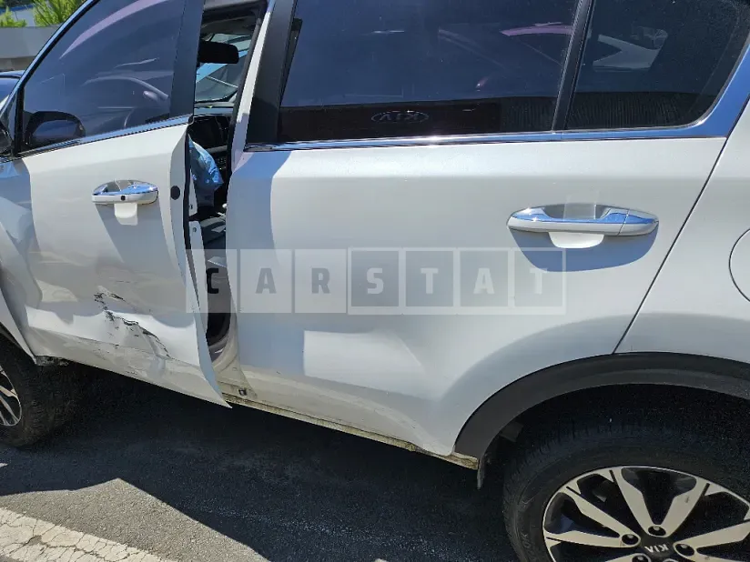 Photo 2 of 15: 2016 Kia Sportage 1.7 — Korean insurance auction