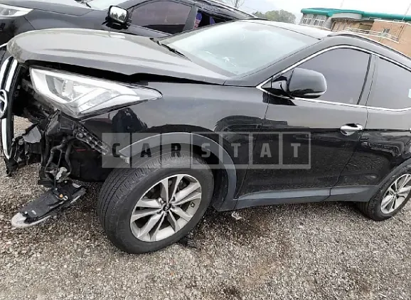 Photo 2 of 6: 2015 Hyundai Santa Fe, VIN KMHSW81UDFU488375 — Korean insurance auction