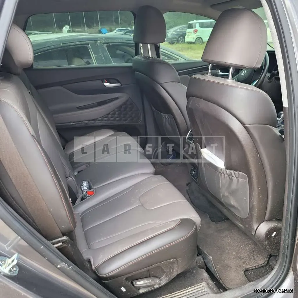 Photo 2 of 4: 2020 Hyundai Santa Fe, VIN KMHS281BBLU295824 — Korean insurance auction