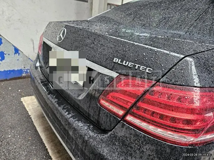 Photo 2 of 19: 2015 Mercedes-Benz E350 BlueTec 4Matic — Korean insurance auction