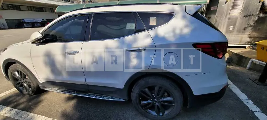 Photo 2 of 6: 2015 Hyundai Santa Fe, VIN KMHSW81XDFU393360 — Korean insurance auction