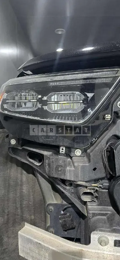 Photo 1 of 3: 2021 Ford (parts) Explorer Headlamp — Korean insurance auction