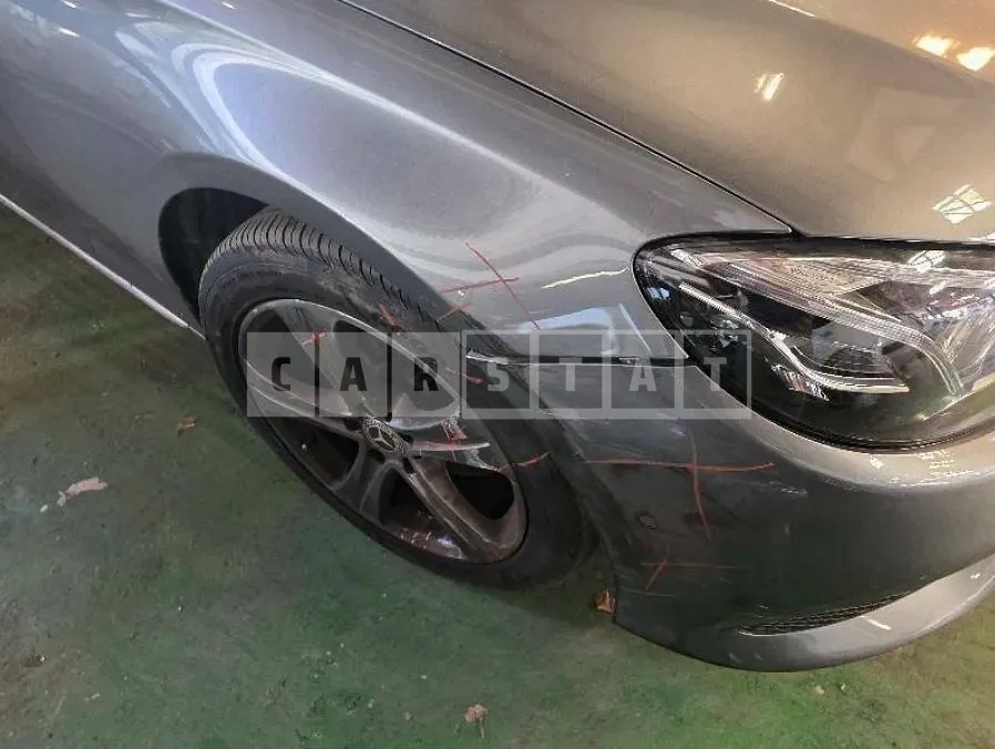 Photo 2 of 9: 2018 Mercedes-Benz E220 d — Korean insurance auction
