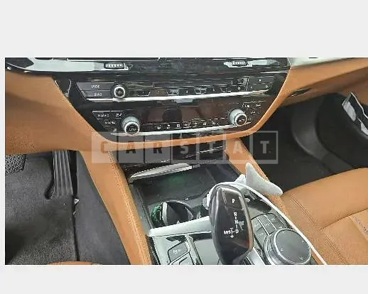 Photo 2 of 19: 2017 BMW 520d — Korean insurance auction