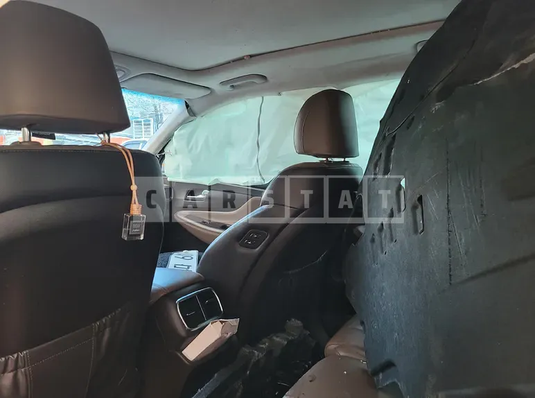 Photo 2 of 31: 2019 Hyundai Santa Fe, VIN KMHS381CDKU052076 — Korean insurance auction