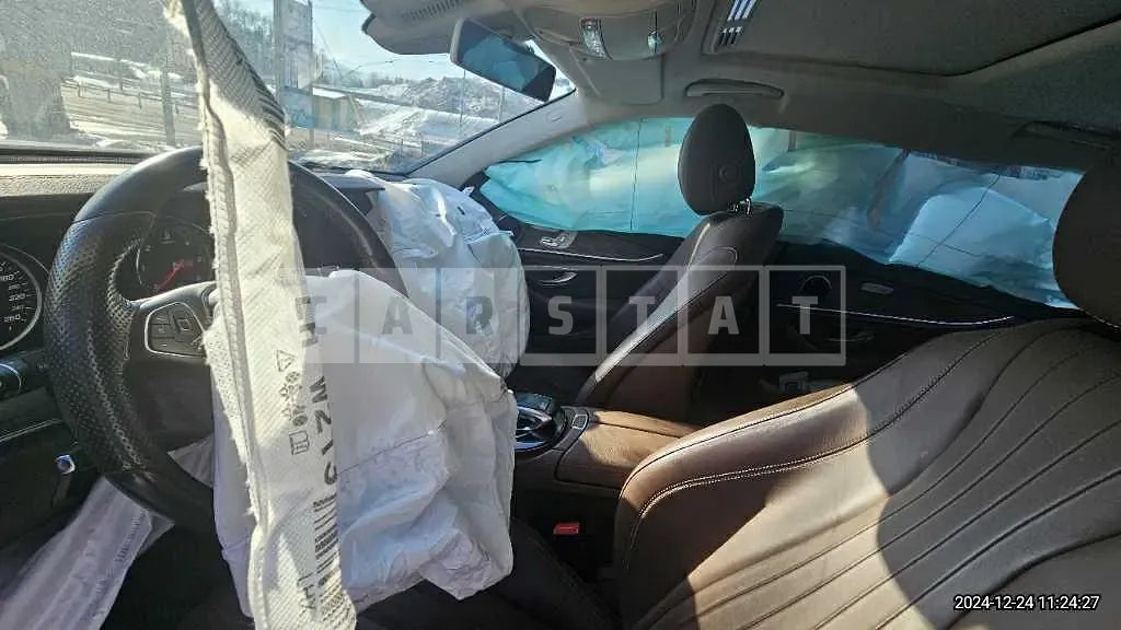 Photo 2 of 20: 2017 Mercedes-Benz E220 d — Korean insurance auction
