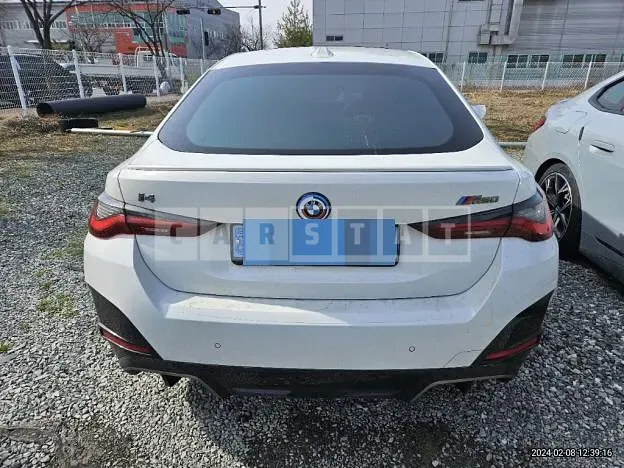 Photo 2 of 17: 2022 BMW i4 M50, VIN WBY31AW06NFM79597 — Korean insurance auction