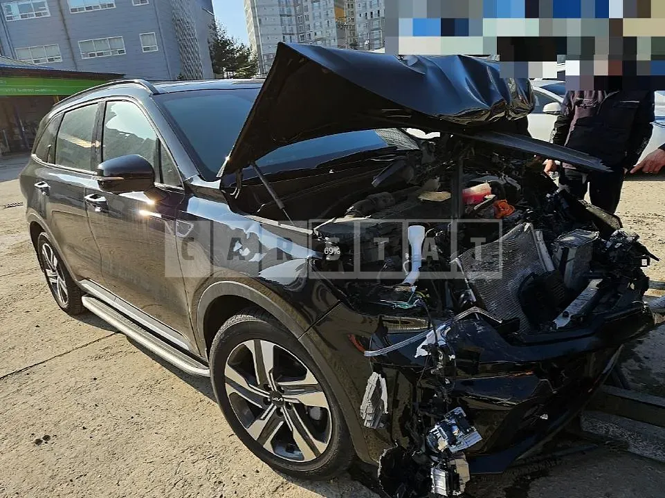 Photo 2 of 17: 2021 Kia Sorento 1.6 Hybrid, VIN KNARH81GBNA068790 — Korean insurance auction