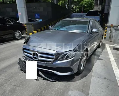 Photo 1 of 12: 2018 Mercedes-Benz E 200 — Korean insurance auction